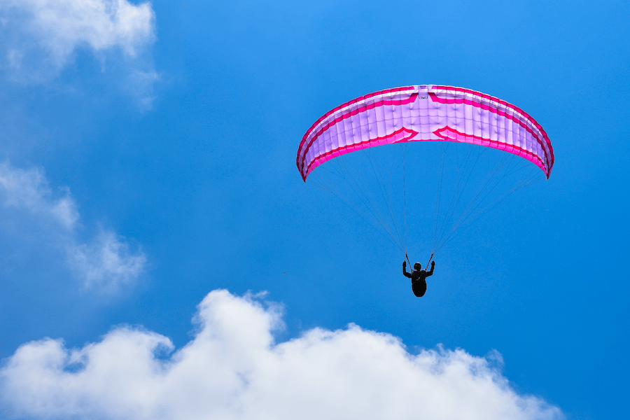 flex paragliding wing en a purple aile parapente fuschia